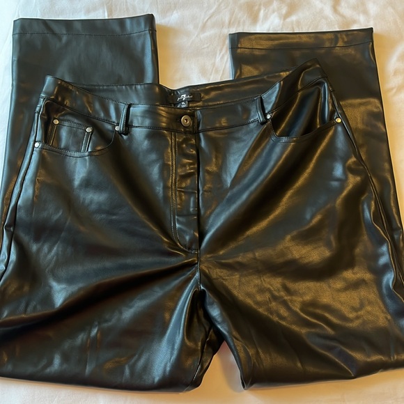 7 for all mankind faux leather pants - Picture 3 of 3